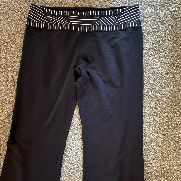 Lululemon 🍋Black Yoga Pants with Striped Waistband - Picture 2 of 4